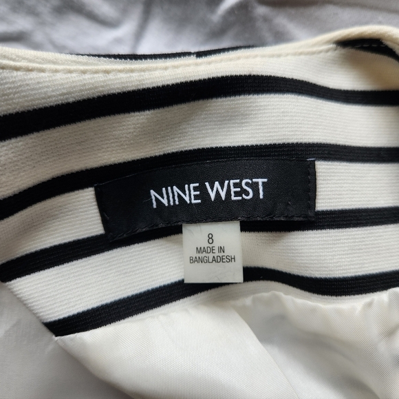 Classic Black and White Striped Women's Short Sleeved Blazer By Nine West Size 8 - Picture 6 of 10